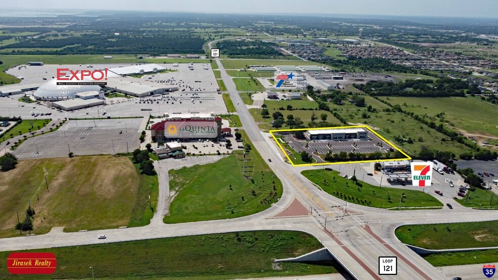 More Photos Of 160 W Loop 121, Belton Restaurant For Lease