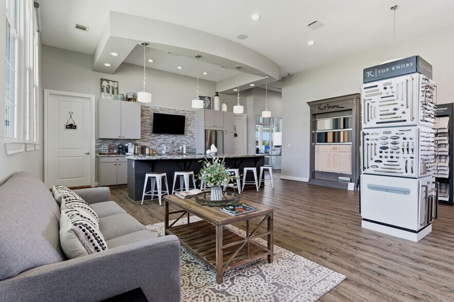More Photos Of 21012 Eva St, Montgomery Freestanding For Sale
