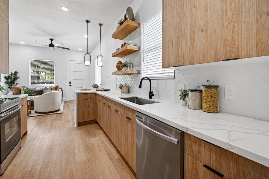 More Photos Of 7840 Nashville Unit A/B Street, Houston Apartments For Sale