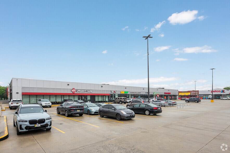 More Photos Of Hutchinson River Pky @ Wennerplace, Bronx Unknown For Lease