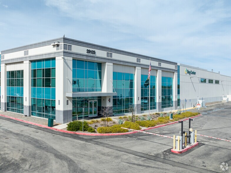 More Photos Of 29040 Avenue Valley View, Valencia Unknown For Lease