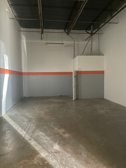 More Photos Of 4141 N Dixie Hwy, Deerfield Beach Warehouse For Lease
