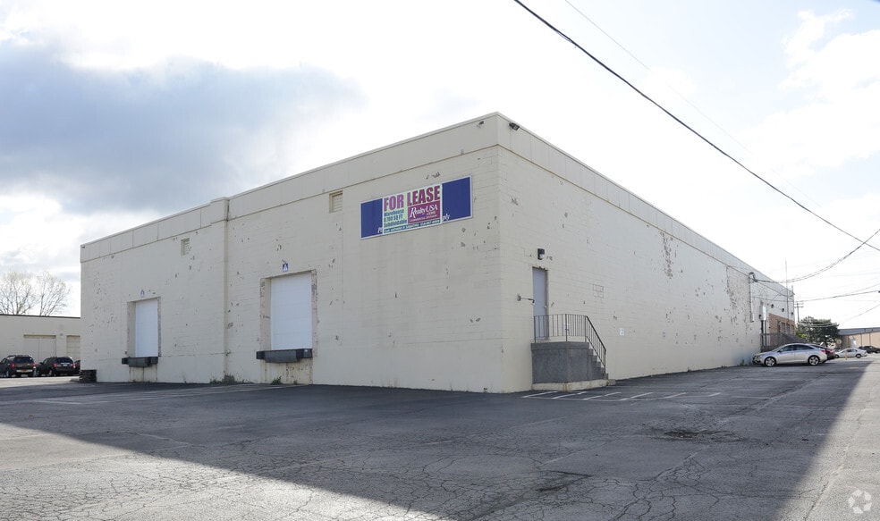 More Photos Of 132 Railroad Ave, Albany Light Distribution For Lease