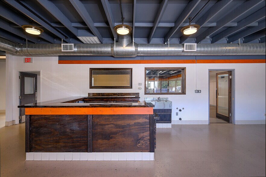 More Photos Of 227 W Maple Ave, Monrovia Manufacturing For Lease
