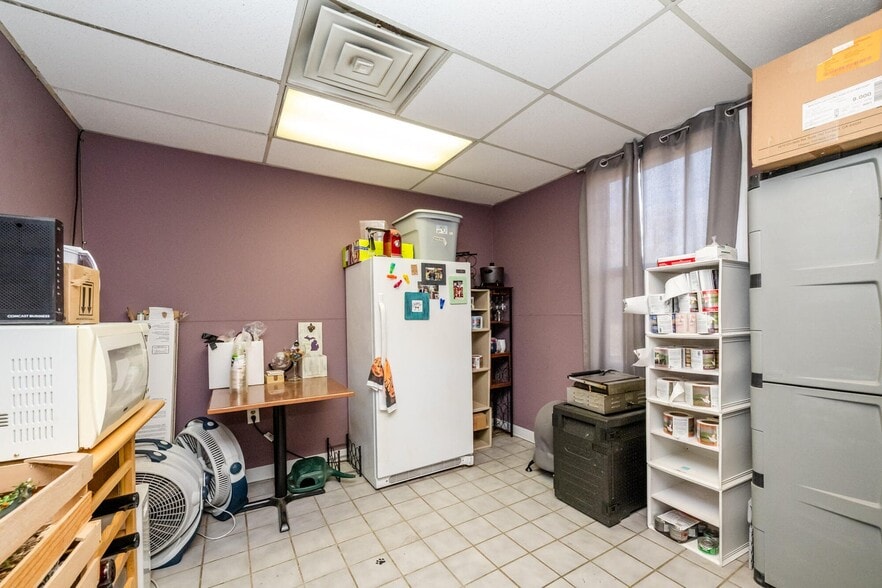 More Photos Of 641 S Crystal Ave, Benton Harbor Winery Vineyard For Sale