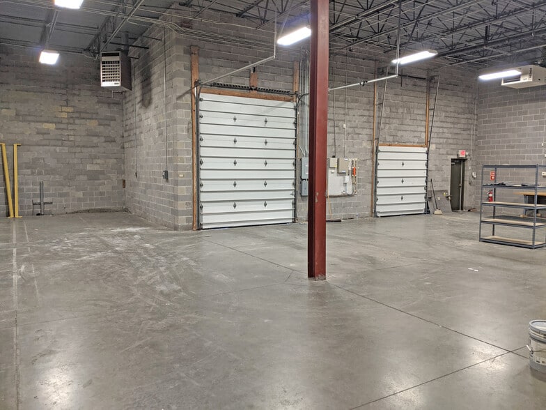 Primary Photo Of 9177 Dutton Dr, Twinsburg Light Distribution For Lease