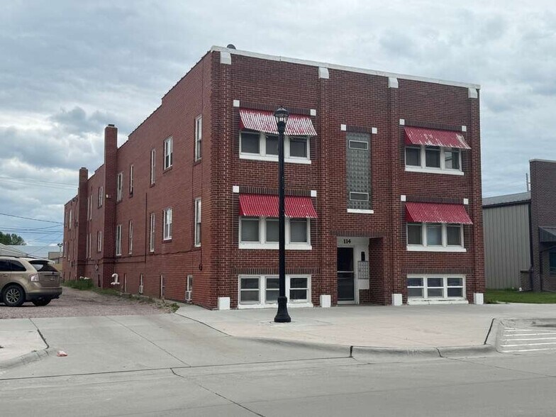 More Photos Of 114 N Main St, Valentine Apartments For Sale