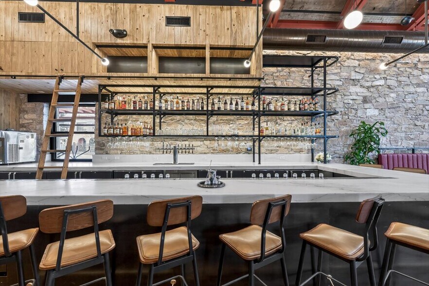 More Photos Of 185 N Lena St, Ridgway General Retail For Lease