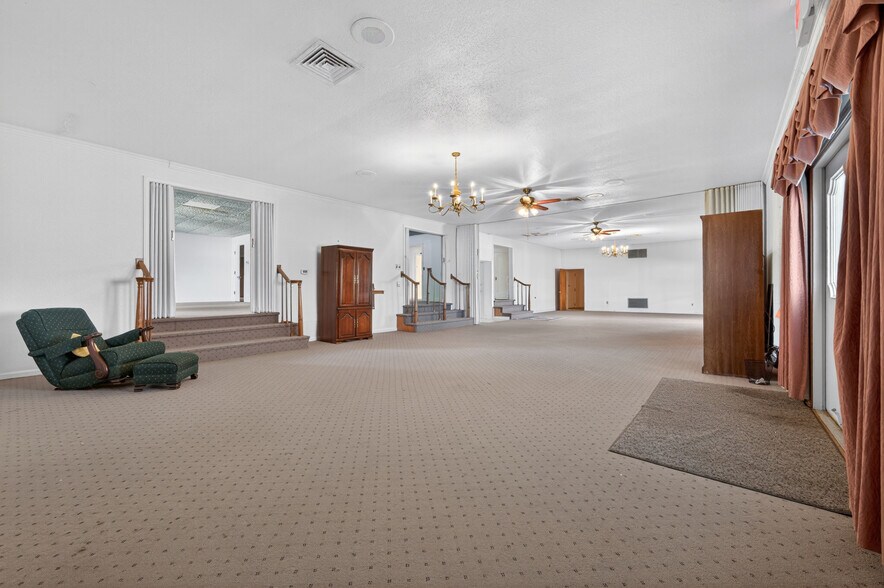 More Photos Of 209 N Main St, Belleville Medical For Sale