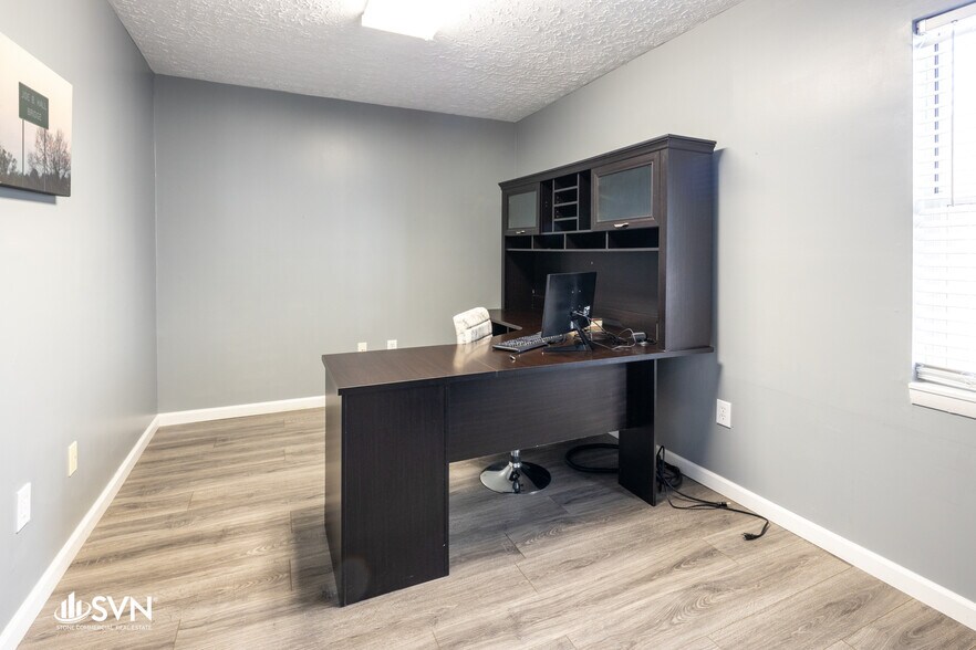 More Photos Of 1606 US Highway 27 N, Cynthiana Office For Sale