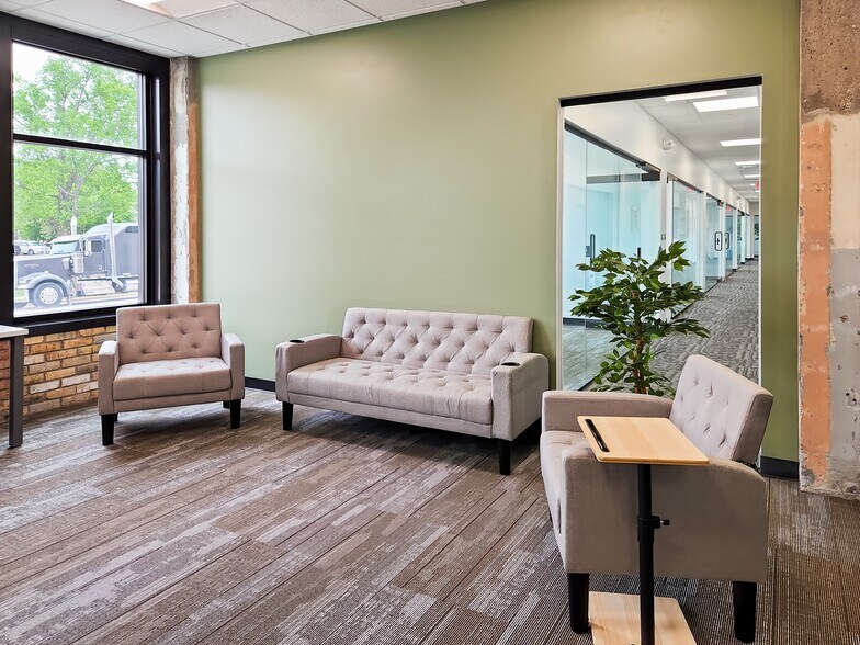 More Photos Of 540 N Broadway, Green Bay Coworking Space