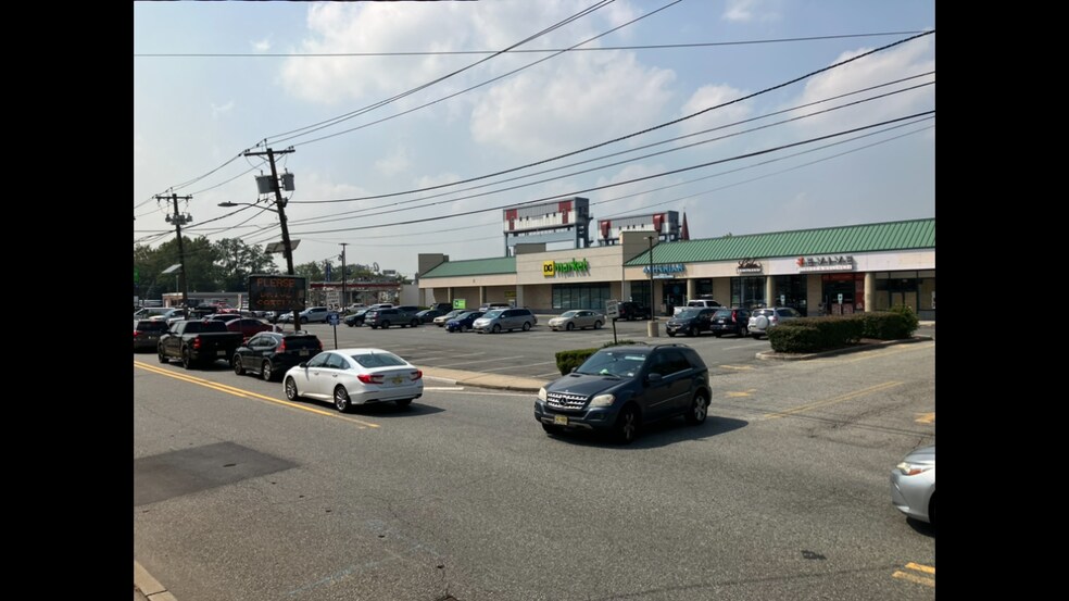 More Photos Of 11-35 River Rd, North Arlington Storefront For Lease