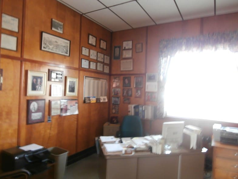 More Photos Of 19 Summer St, Dover-Foxcroft Auto Dealership For Sale