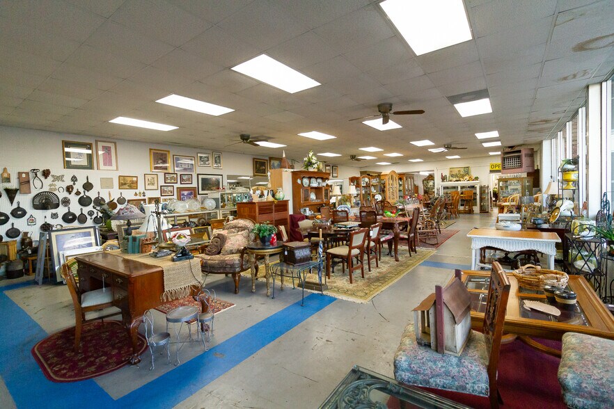 More Photos Of 512 Tift Ave S, Tifton Freestanding For Sale