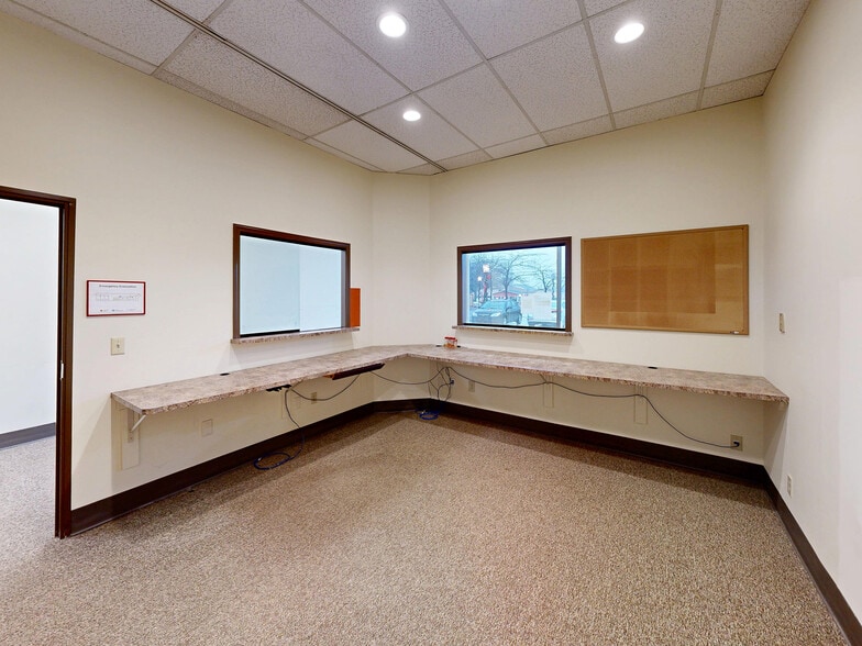 More Photos Of 1600 Peninsula Dr, Erie Office For Lease