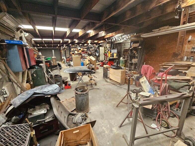 More Photos Of 1737 S Burlington Rd, Bridgeton Flex For Sale