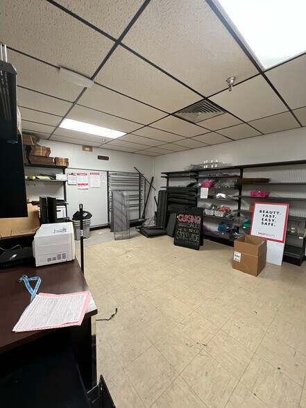 More Photos Of 6047-6069 Stellhorn Rd, Fort Wayne Storefront For Lease