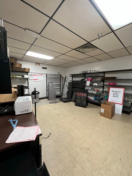 More Photos Of 6100 Stellhorn Rd, Fort Wayne Unknown For Lease