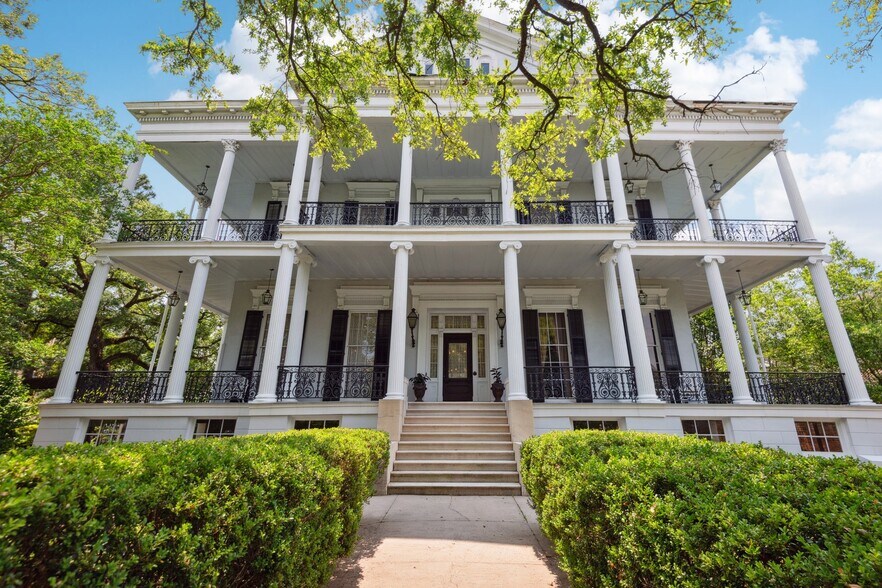 More Photos Of 1410 Jackson Ave, New Orleans Lodge Meeting Hall For Sale