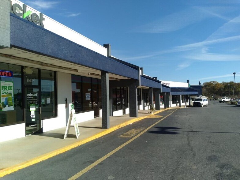 More Photos Of 1448 E Main St, Rock Hill Storefront For Lease