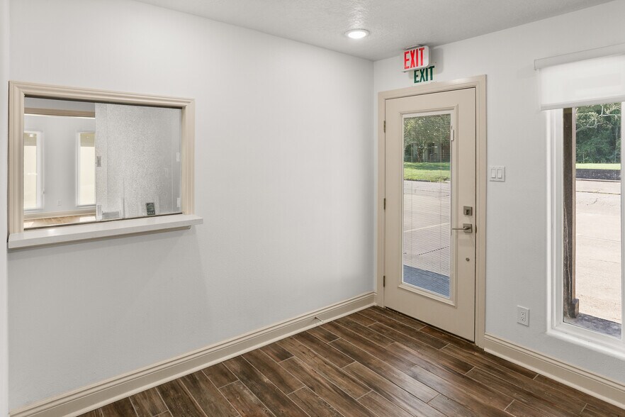 More Photos Of 1807 Grand Ave, Liberty Office For Lease