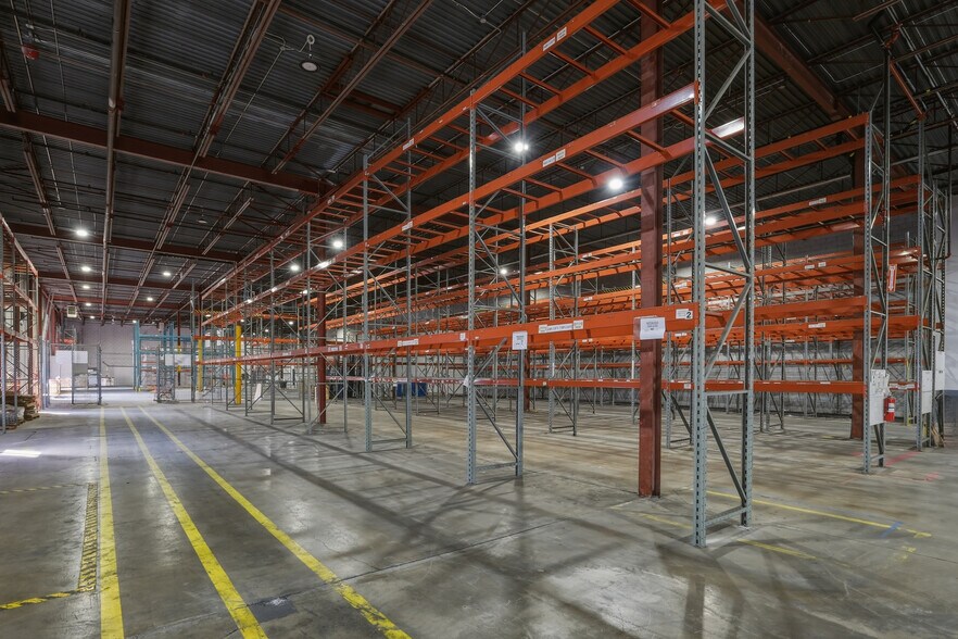 More Photos Of 2001-2045 Drew Rd, Mississauga Warehouse For Lease