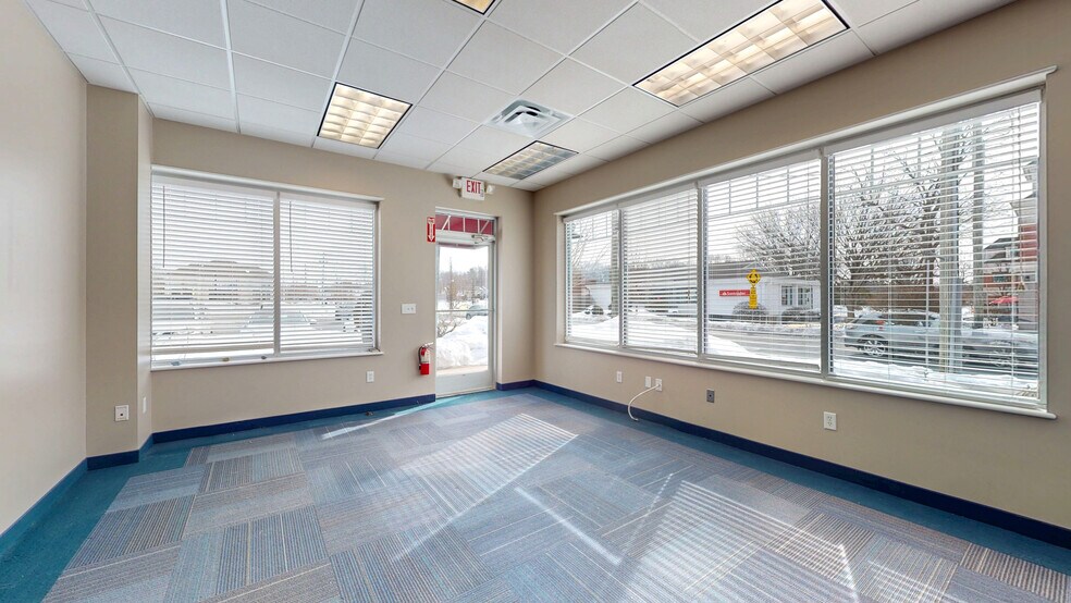 More Photos Of 119 Hebron Ave, Glastonbury Freestanding For Lease