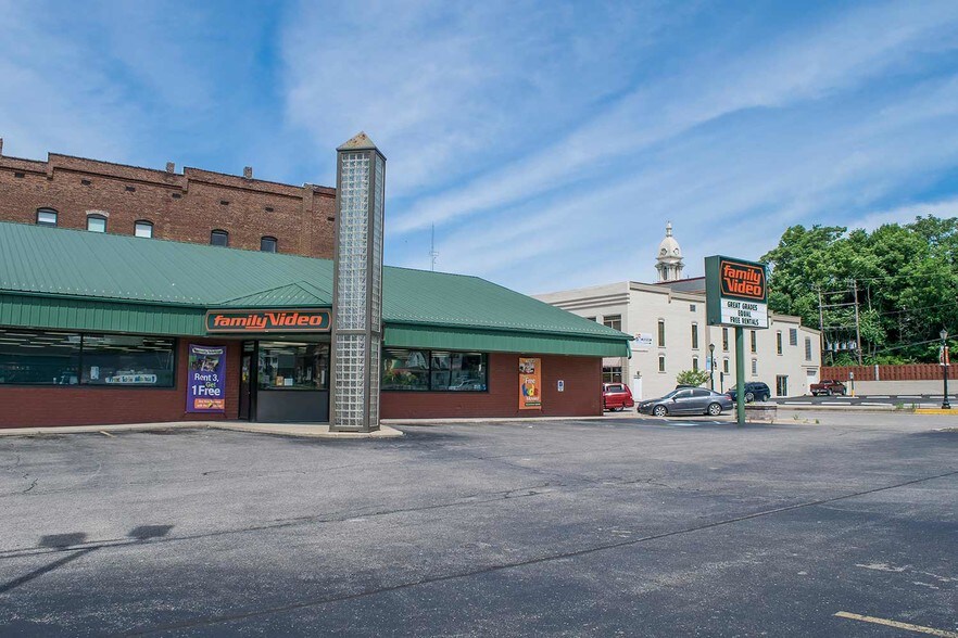 More Photos Of 53 E Market St, Wabash Storefront Retail Office For Lease