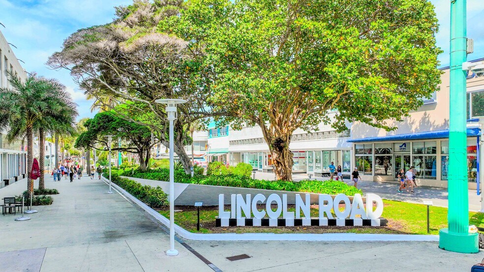 More Photos Of 433-445 Lincoln Rd, Miami, Miami Beach Storefront For Lease