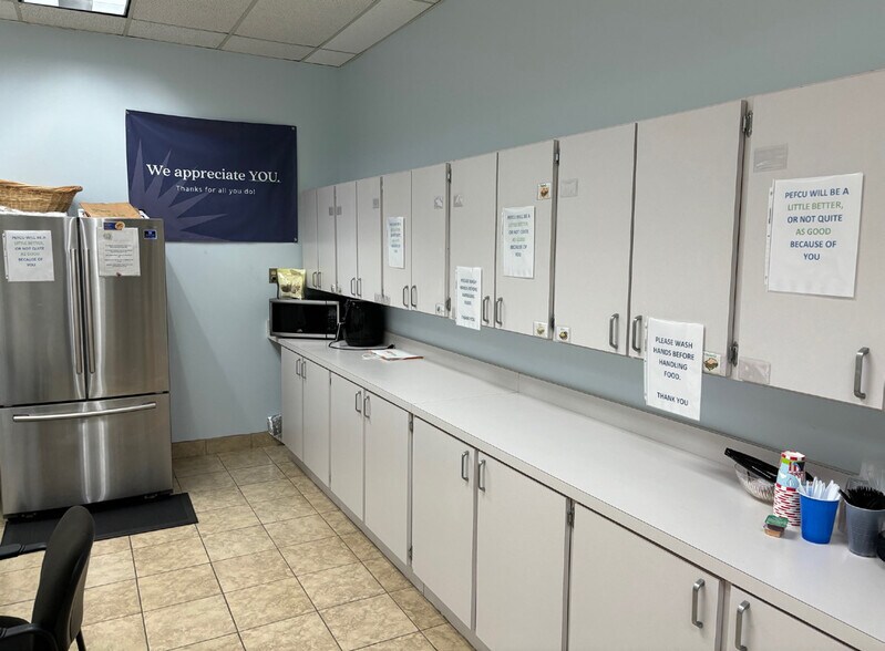 More Photos Of 101 Scholars Way, Jacksonville Bank For Lease