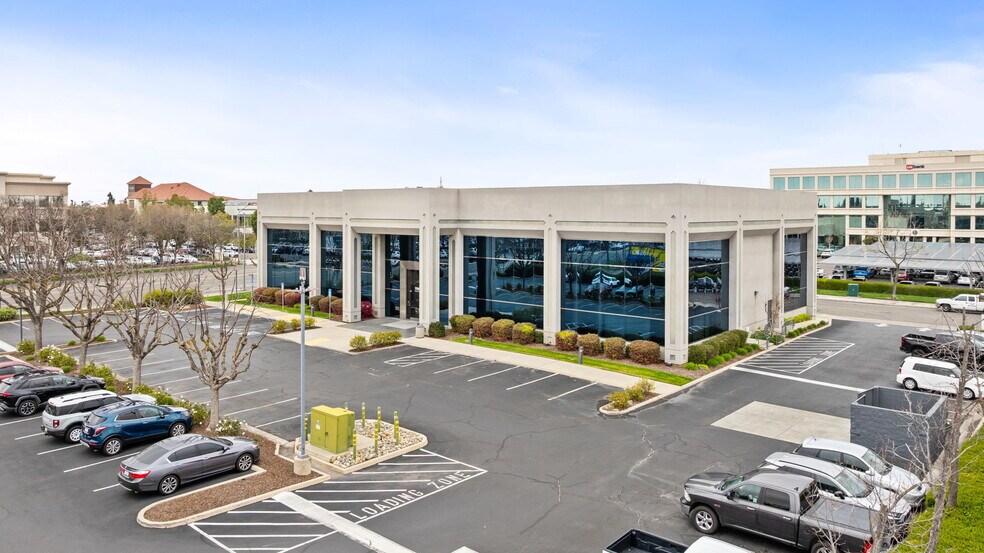 More Photos Of 7060 N Fresno St, Fresno Office For Lease