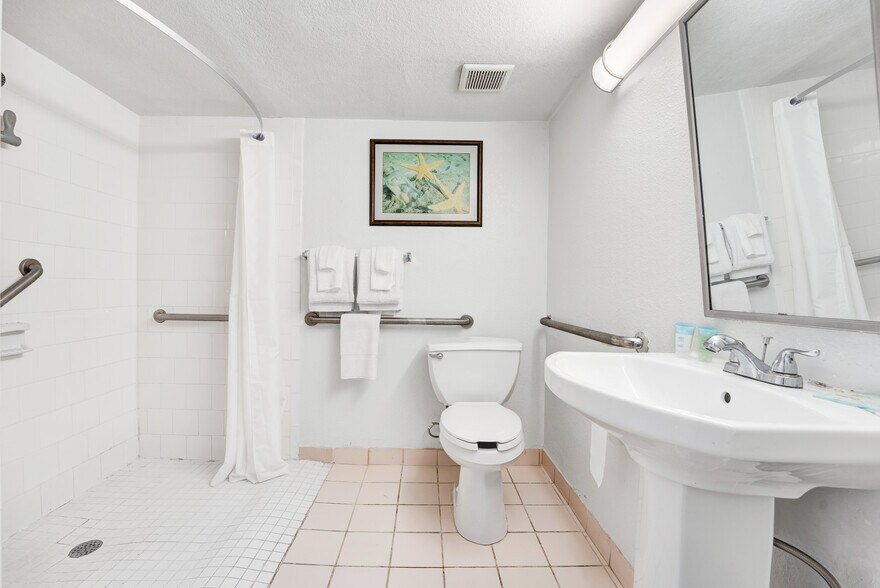 More Photos Of 5100 N State Road 7, Fort Lauderdale Hotel For Sale