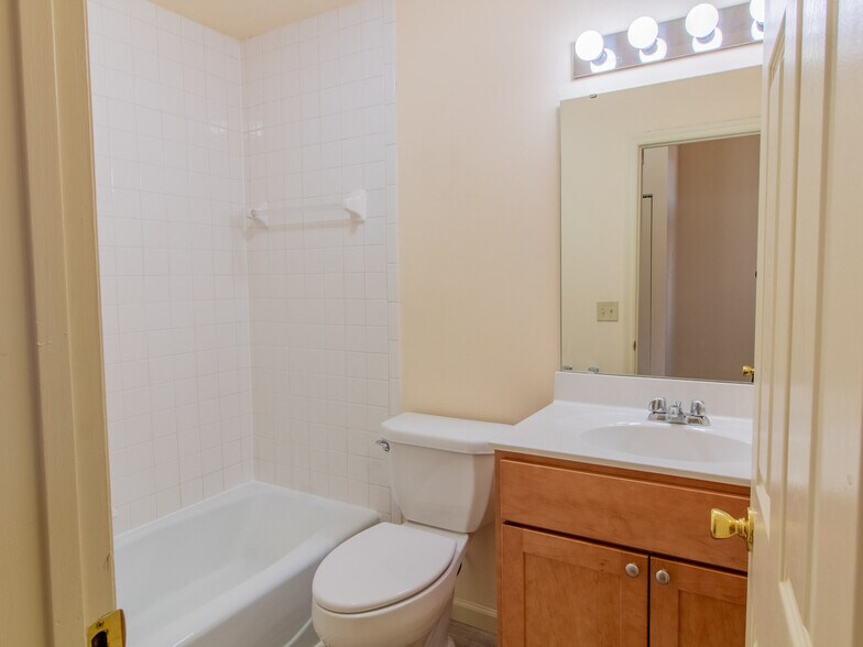 More Photos Of 2007 S 11th St, Saint Louis Apartments For Sale