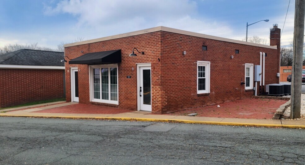 More Photos Of 101 Elm Ave, Louisa General Retail For Lease