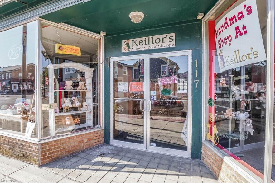 More Photos Of 117 N Canal St, Canal Fulton General Retail For Lease