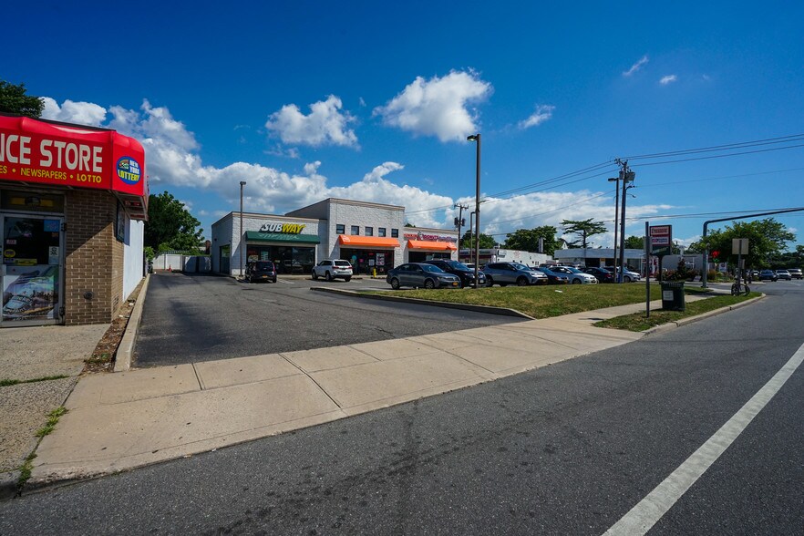 More Photos Of 987-989 Atlantic Ave, Baldwin Storefront For Sale