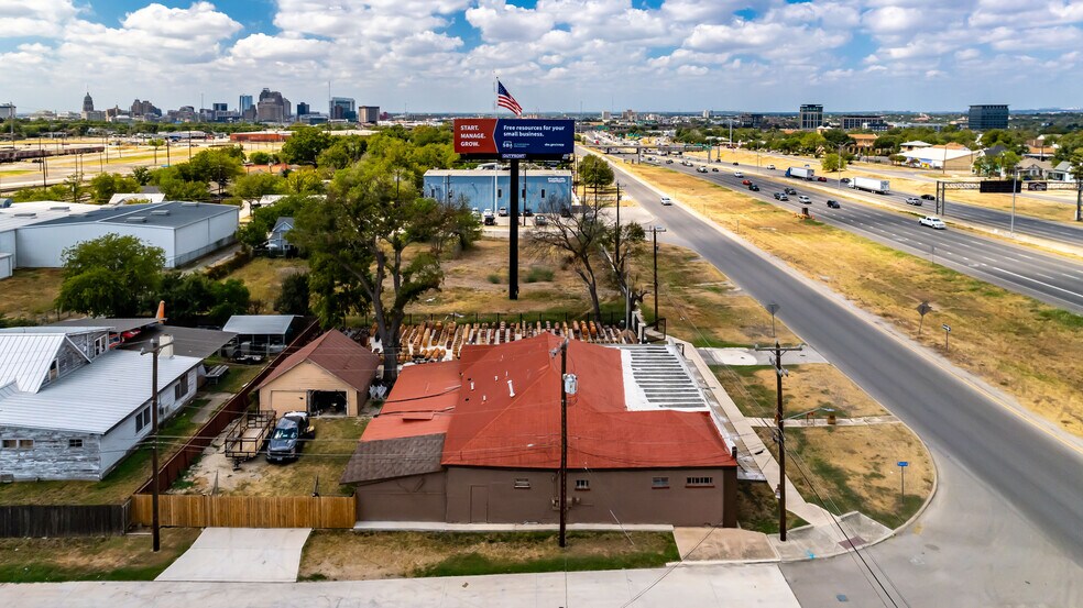 More Photos Of 1950 N Panam Expy, San Antonio Freestanding For Sale