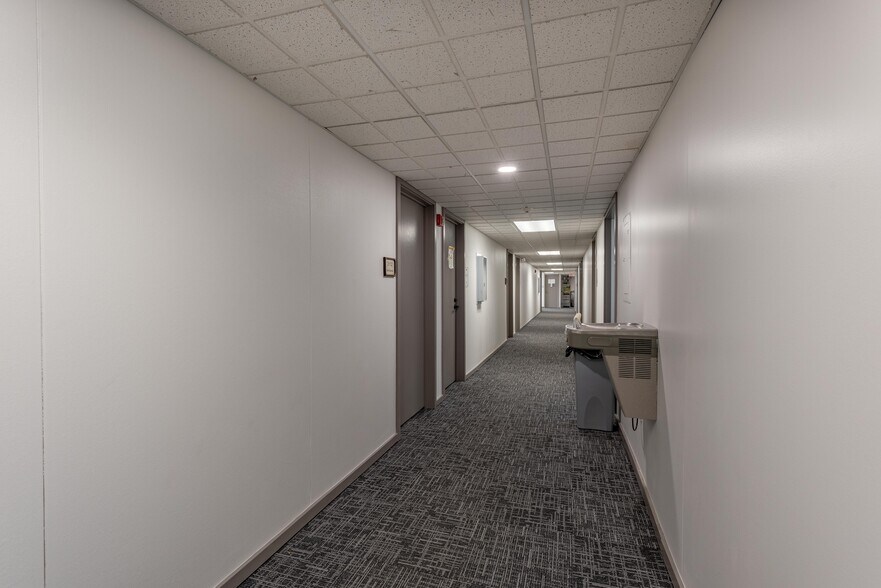 More Photos Of 7420 Unity Ave, Brooklyn Park Office For Sale