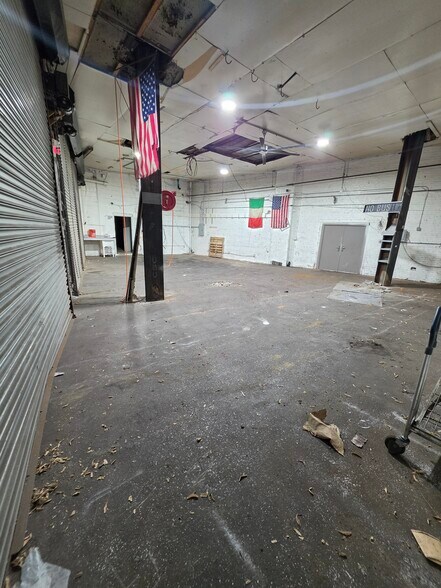 More Photos Of 286-294 Hamilton Ave, Brooklyn Warehouse For Lease