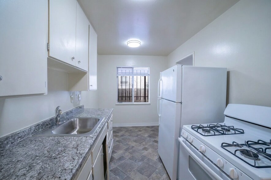More Photos Of 1718 6th Ave, Oakland Apartments For Sale