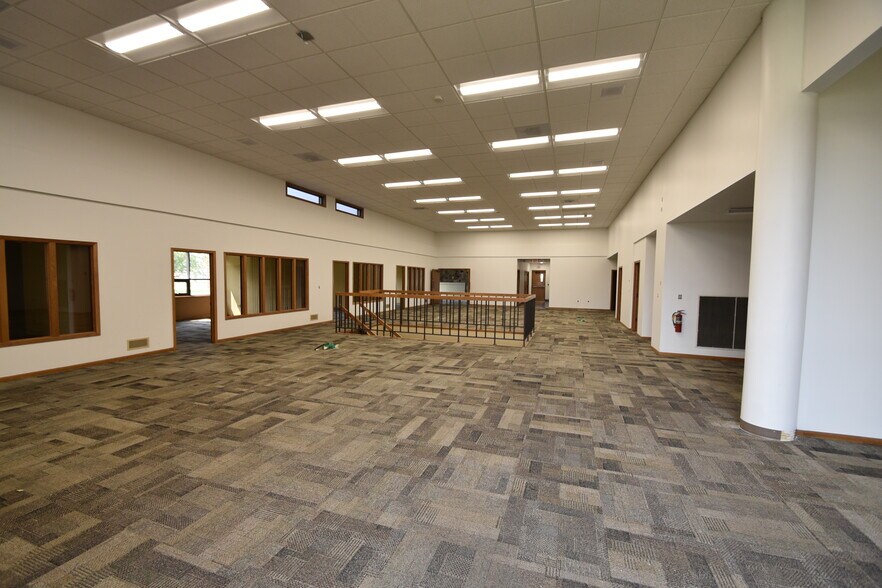 More Photos Of 1749 38th St S, Fargo Light Distribution For Sale