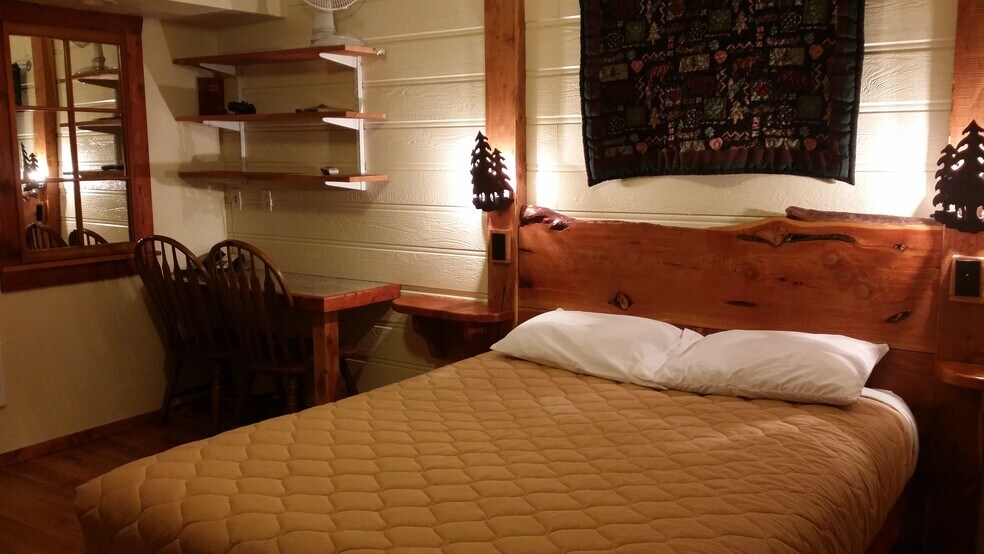 More Photos Of 105 E Court Dr, Merrill Hotel For Sale
