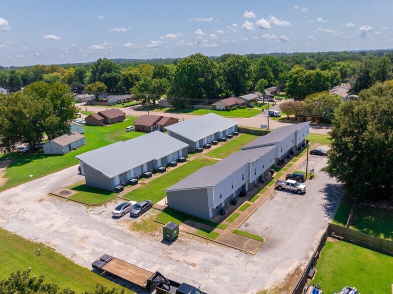 More Photos Of 961 Old Hickory Blvd, Jackson Apartments For Sale