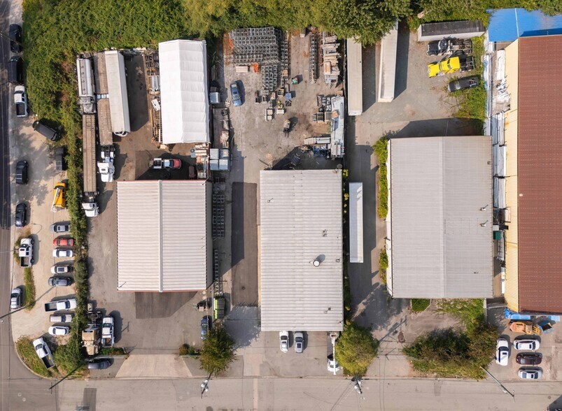 More Photos Of 11517 132A St, Surrey Warehouse For Sale