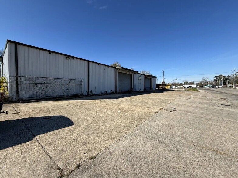 More Photos Of 5969 McClelland dr, Baton Rouge Industrial For Sale