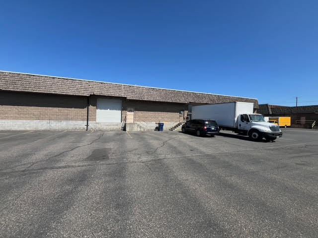 More Photos Of 518 E 1st Ave, Kennewick Industrial For Lease
