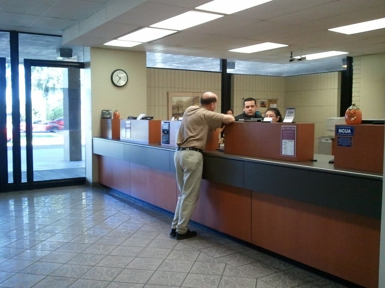 More Photos Of 3001 W Indian School Rd, Phoenix Office For Sale