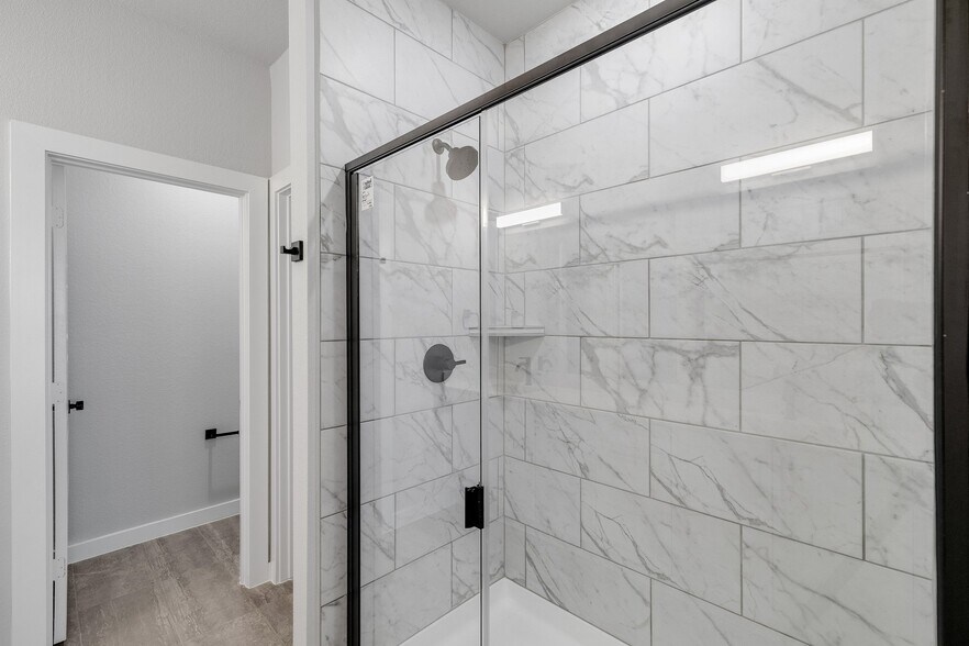 More Photos Of 651-655 Clovis St, Midlothian Apartments For Sale