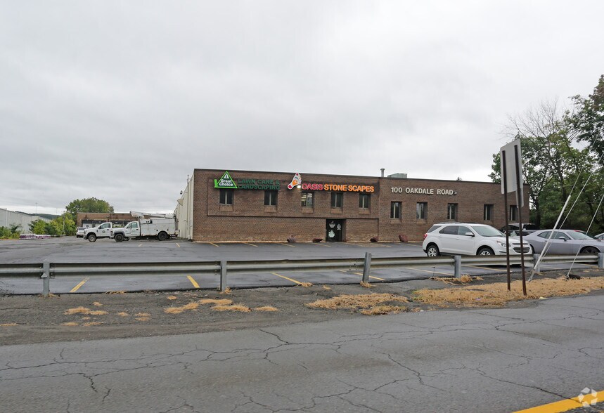 More Photos Of 100 Oakdale Rd, Johnson City Warehouse For Lease