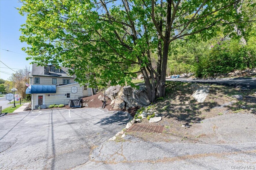 More Photos Of 544 US-6, Mahopac Freestanding For Sale